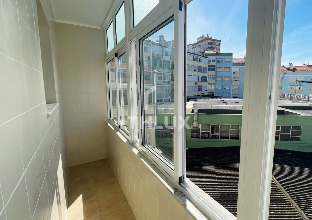 Apartamento T2 para Venda em Sacavém e Prior Velho Foto 12