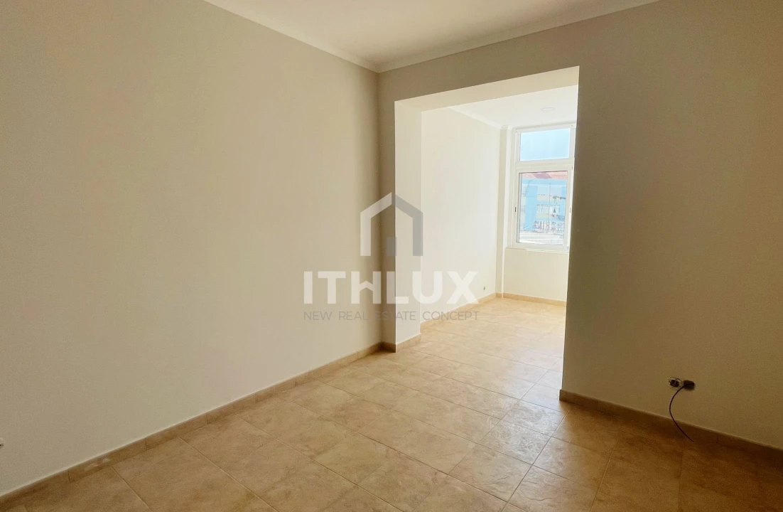 Apartamento T2 para Venda em Sacavém e Prior Velho Foto 3
