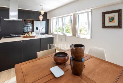 Apartamento T2 para Venda em Carcavelos e Parede