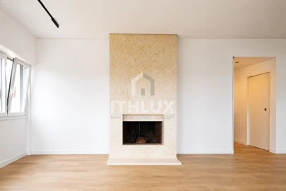 Apartamento T2 para Venda em Carcavelos e Parede