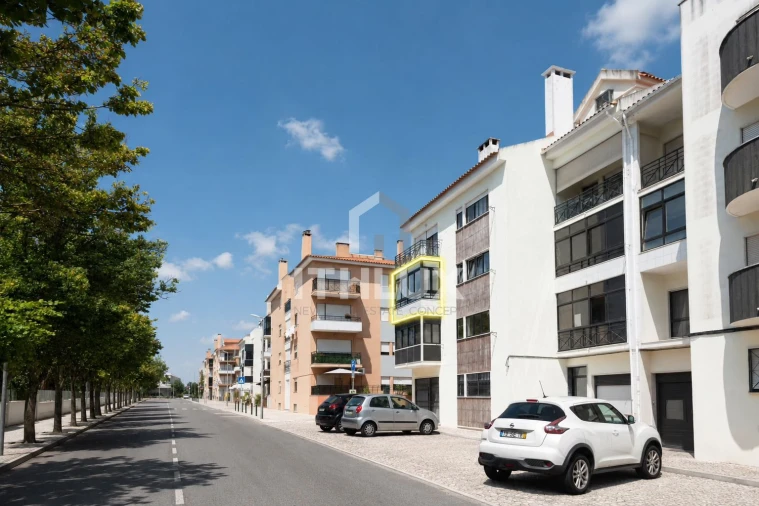 Apartamento T2 para Venda em Carcavelos e Parede Foto 53