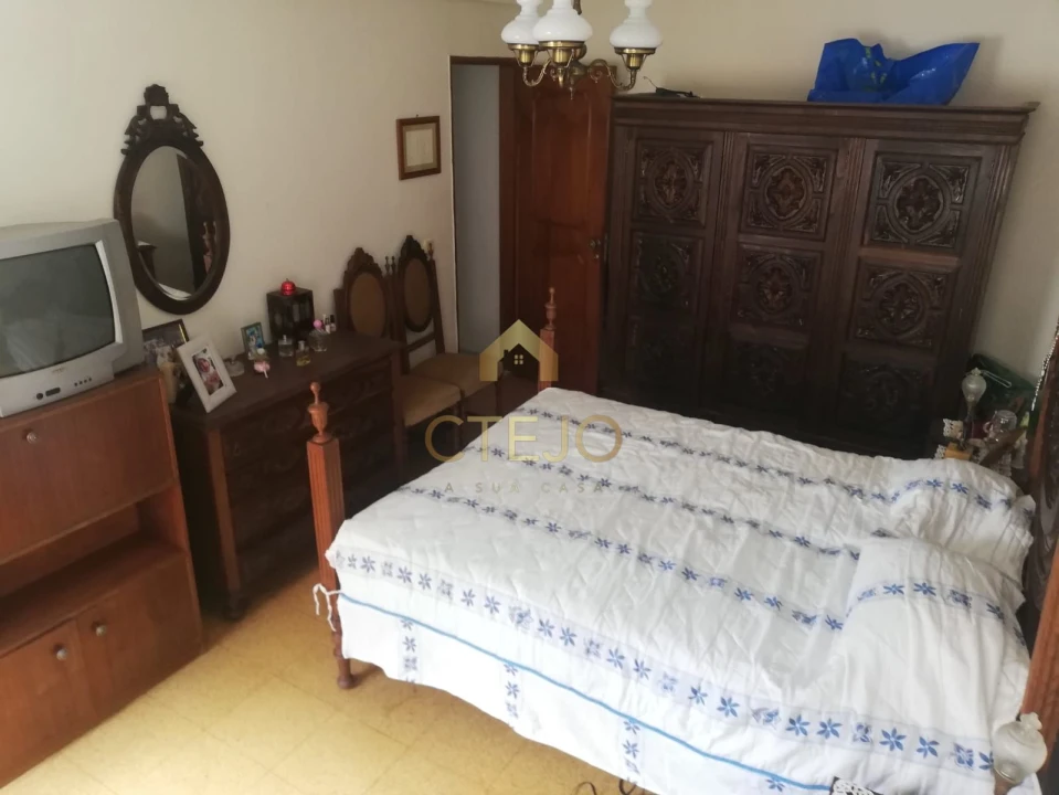 Apartamento T3 para Arrendamento em Venteira Foto 7