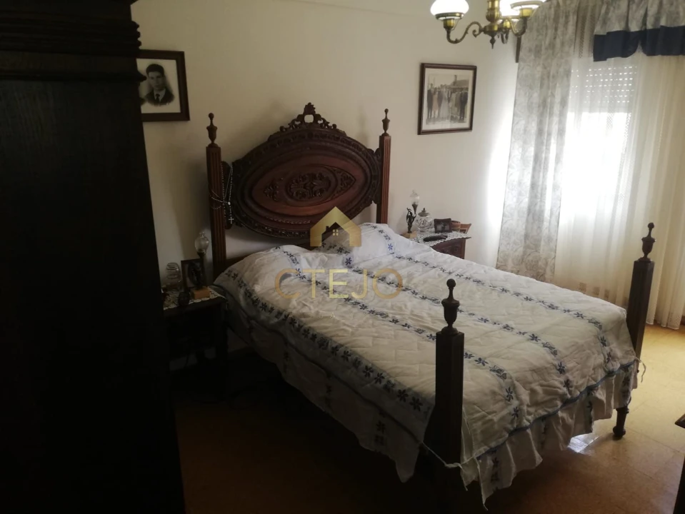 Apartamento T3 para Arrendamento em Venteira Foto 11