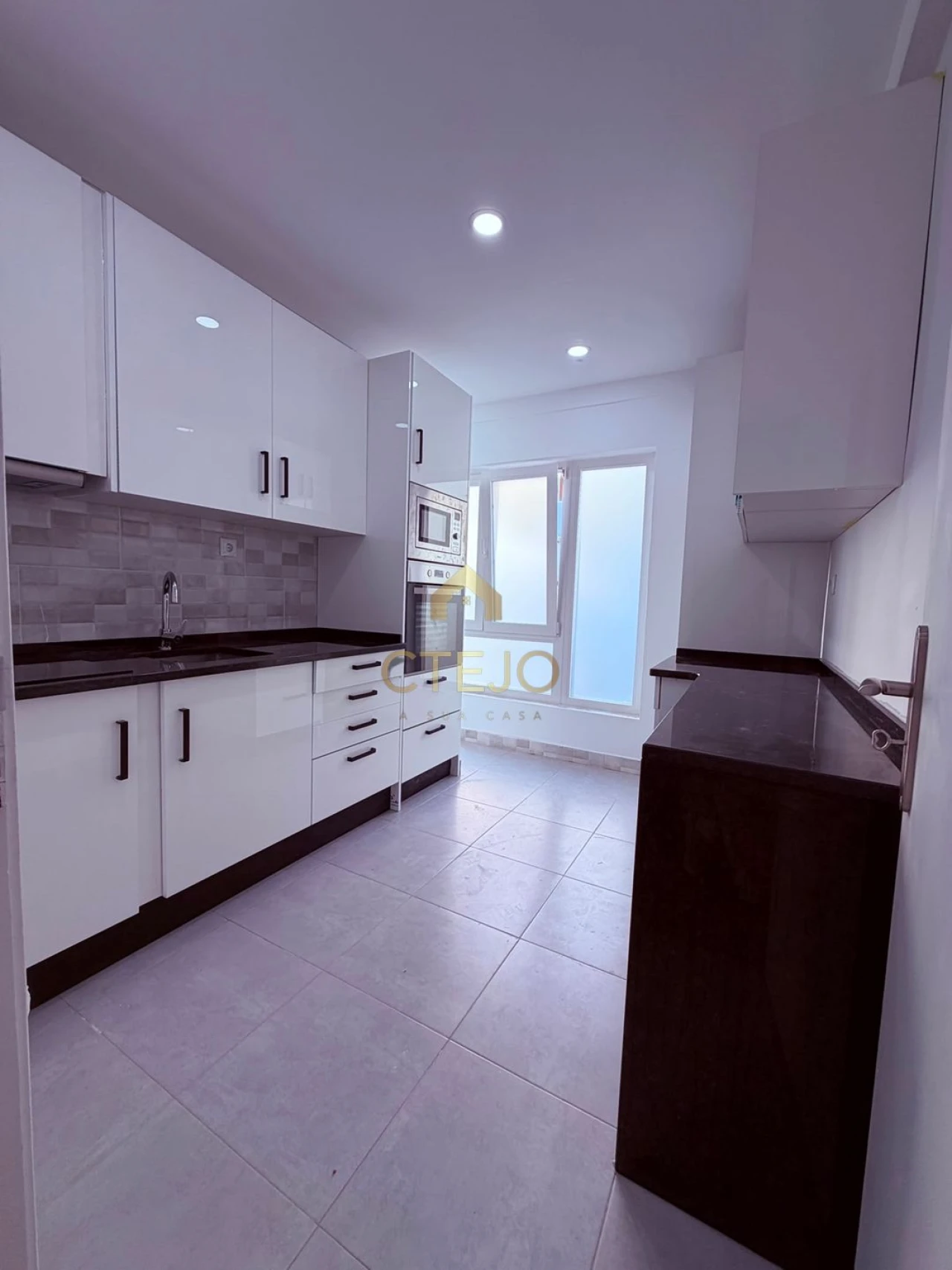 Apartamento T1 para Venda em Camarate, Unhos e Apelação Foto 1