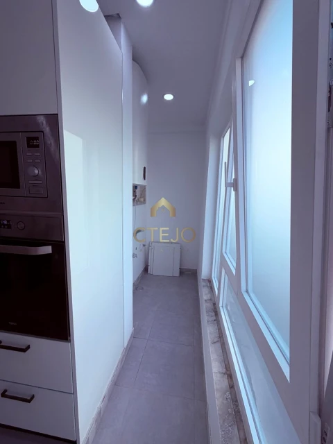 Apartamento T1 para Venda em Camarate, Unhos e Apelação