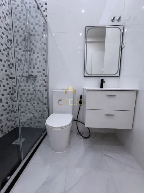 Apartamento T1 para Venda em Camarate, Unhos e Apelação