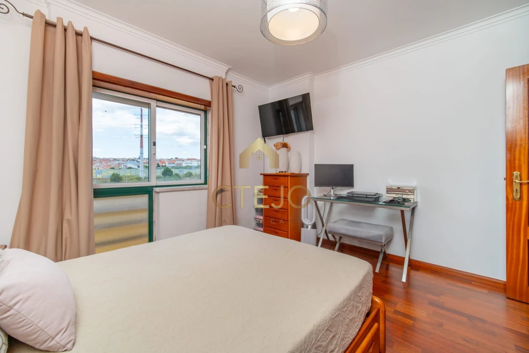 Apartamento T2 para Venda em Santa Iria de Azoia, São João da Talha e Bobadela Foto 16