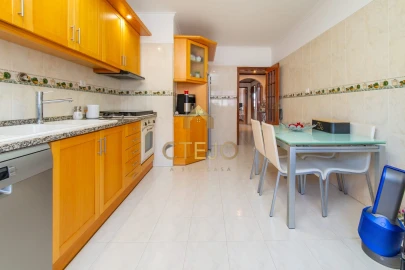 Apartamento T2 para Venda em Santa Iria de Azoia, São João da Talha e Bobadela