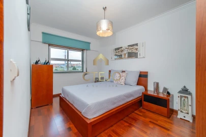Apartamento T2 para Venda em Santa Iria de Azoia, São João da Talha e Bobadela