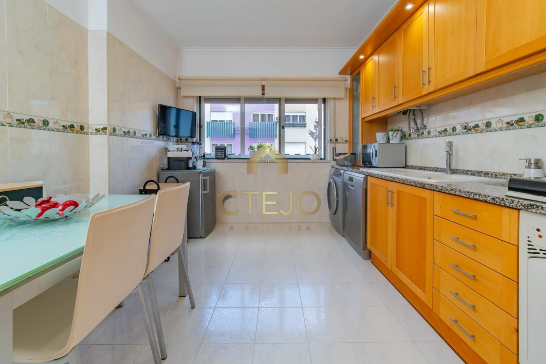 Apartamento T2 para Venda em Santa Iria de Azoia, São João da Talha e Bobadela Foto 6