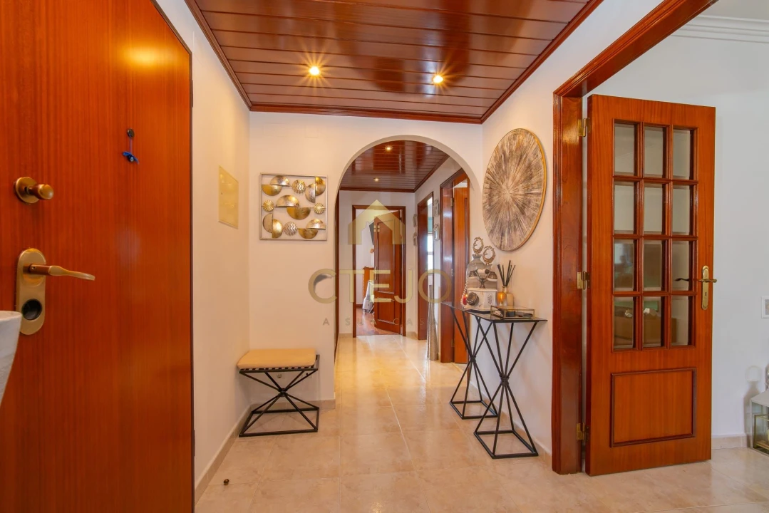 Apartamento T2 para Venda em Santa Iria de Azoia, São João da Talha e Bobadela Foto 1