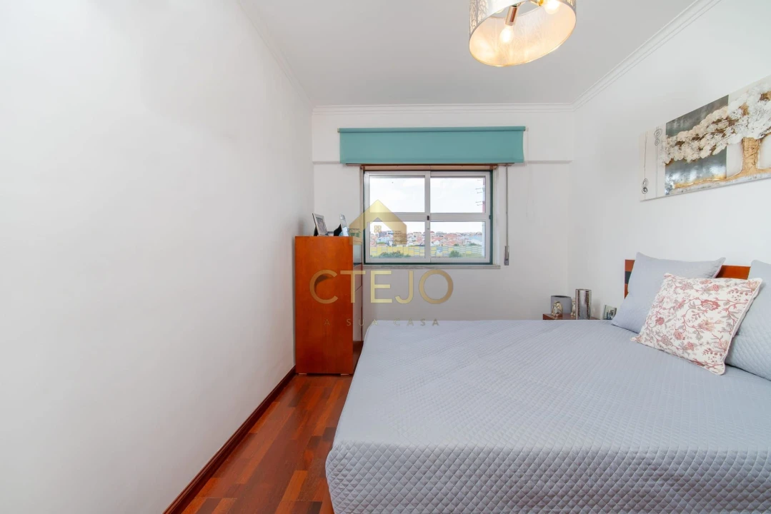Apartamento T2 para Venda em Santa Iria de Azoia, São João da Talha e Bobadela Foto 18