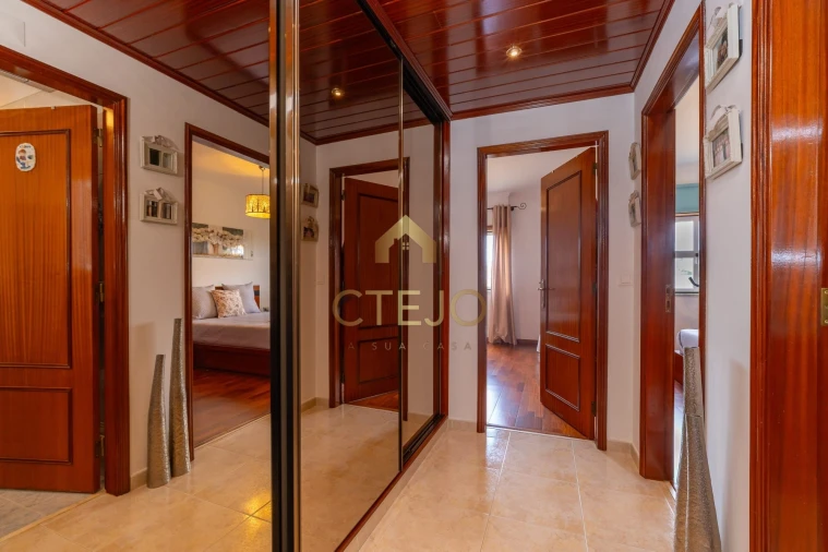 Apartamento T2 para Venda em Santa Iria de Azoia, São João da Talha e Bobadela Foto 2