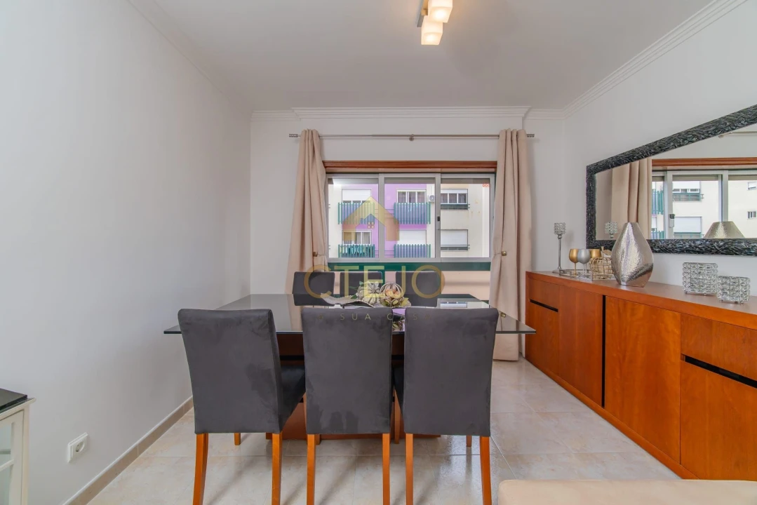 Apartamento T2 para Venda em Santa Iria de Azoia, São João da Talha e Bobadela Foto 11