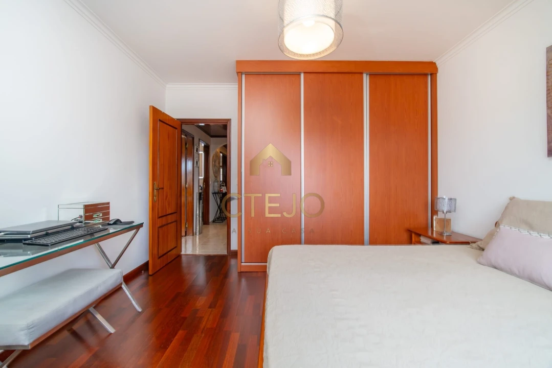 Apartamento T2 para Venda em Santa Iria de Azoia, São João da Talha e Bobadela Foto 14