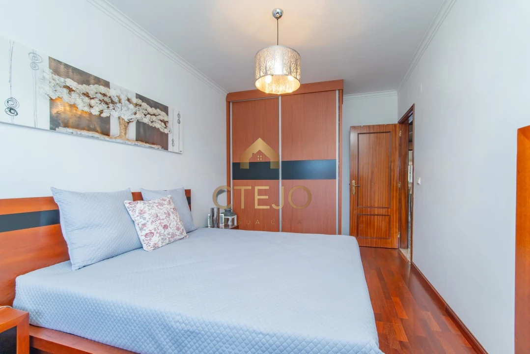 Apartamento T2 para Venda em Santa Iria de Azoia, São João da Talha e Bobadela Foto 17