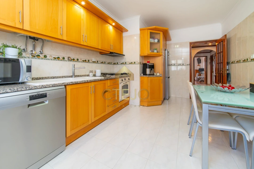 Apartamento T2 para Venda em Santa Iria de Azoia, São João da Talha e Bobadela Foto 5