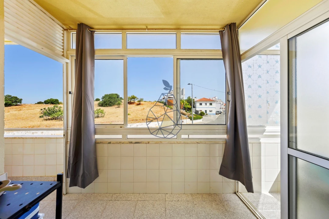 Apartamento T2 para Venda em Estômbar e Parchal Foto 9