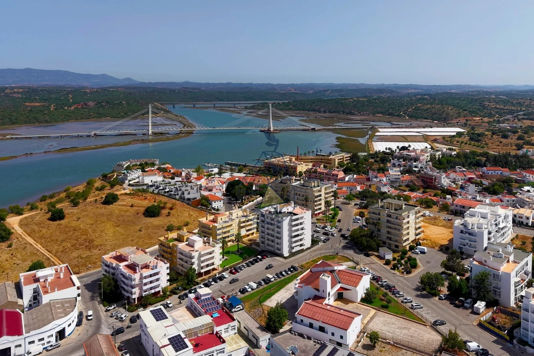 Apartamento T2 para Venda em Estômbar e Parchal Foto 42