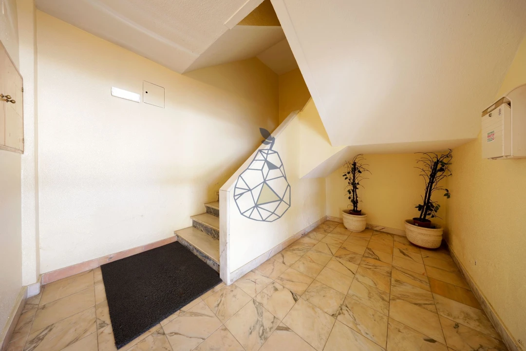 Apartamento T2 para Venda em Estômbar e Parchal Foto 35