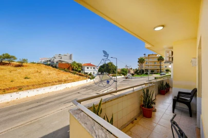 Apartamento T2 para Venda em Estômbar e Parchal