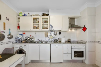 Apartamento T2 para Venda em Estômbar e Parchal