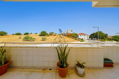 Apartamento T2 para Venda em Estômbar e Parchal