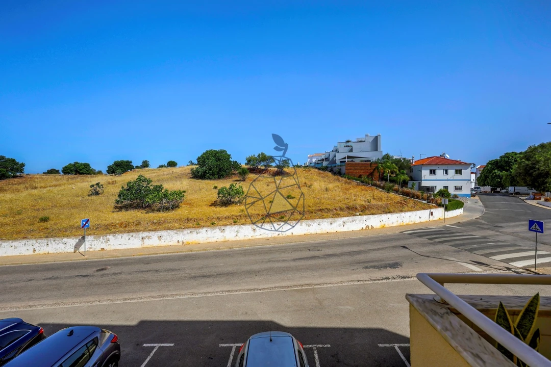 Apartamento T2 para Venda em Estômbar e Parchal Foto 29