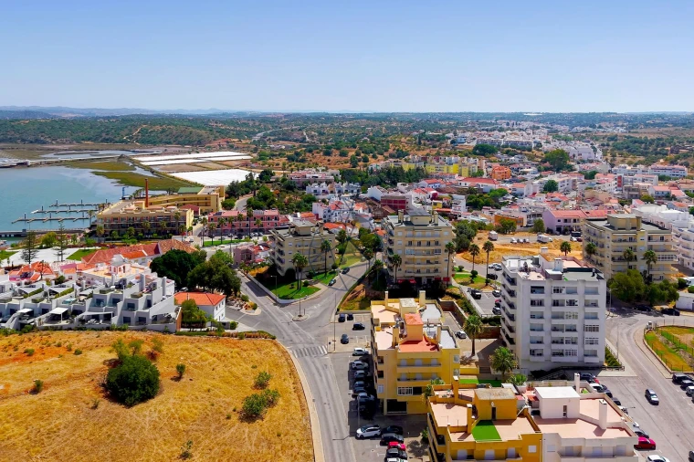 Apartamento T2 para Venda em Estômbar e Parchal Foto 45