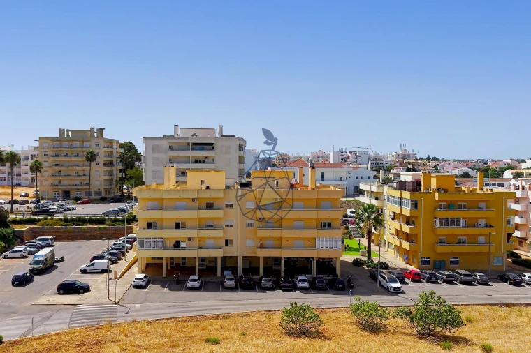 Apartamento T2 para Venda em Estômbar e Parchal Foto 38