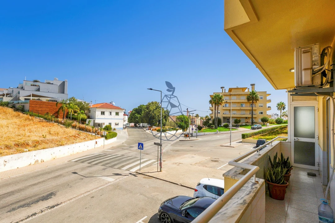 Apartamento T2 para Venda em Estômbar e Parchal Foto 21