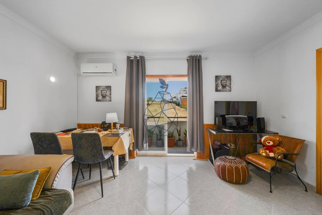 Apartamento T2 para Venda em Estômbar e Parchal Foto 4