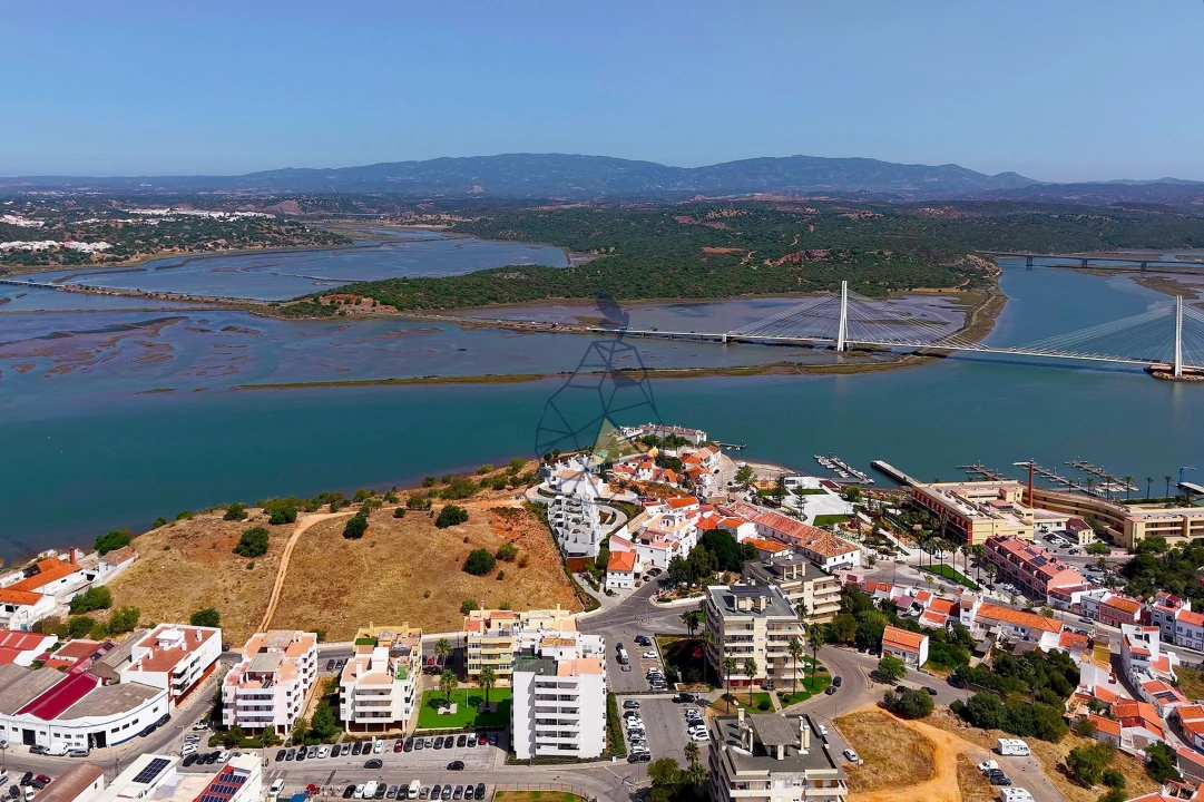 Apartamento T2 para Venda em Estômbar e Parchal Foto 47