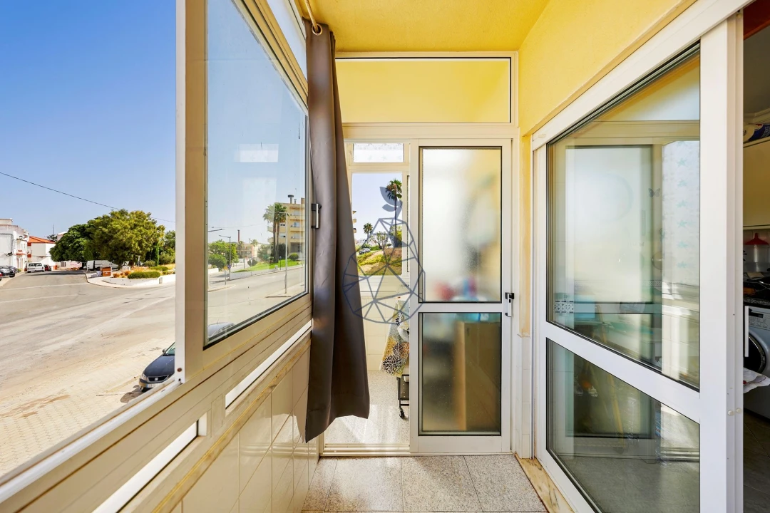 Apartamento T2 para Venda em Estômbar e Parchal Foto 10