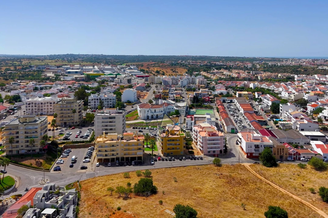 Apartamento T2 para Venda em Estômbar e Parchal Foto 41