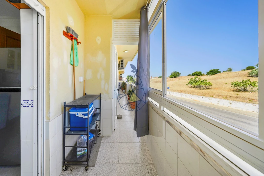 Apartamento T2 para Venda em Estômbar e Parchal Foto 12