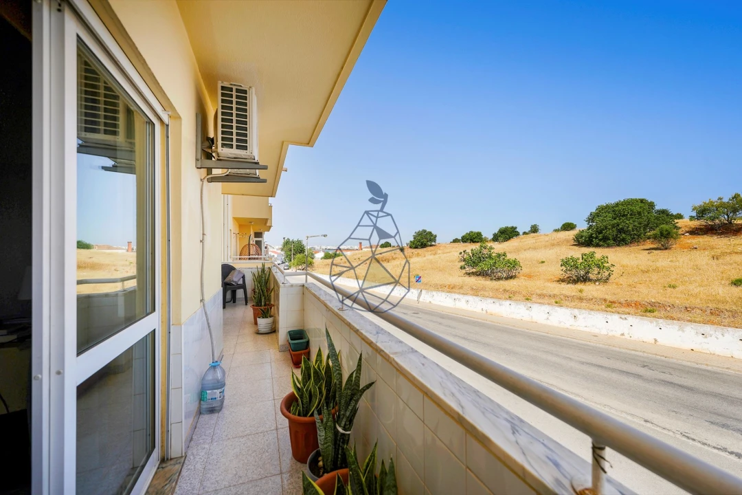 Apartamento T2 para Venda em Estômbar e Parchal Foto 6