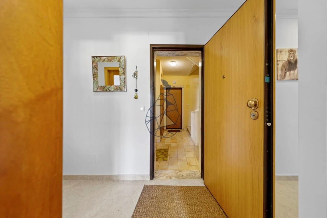Apartamento T2 para Venda em Estômbar e Parchal Foto 33