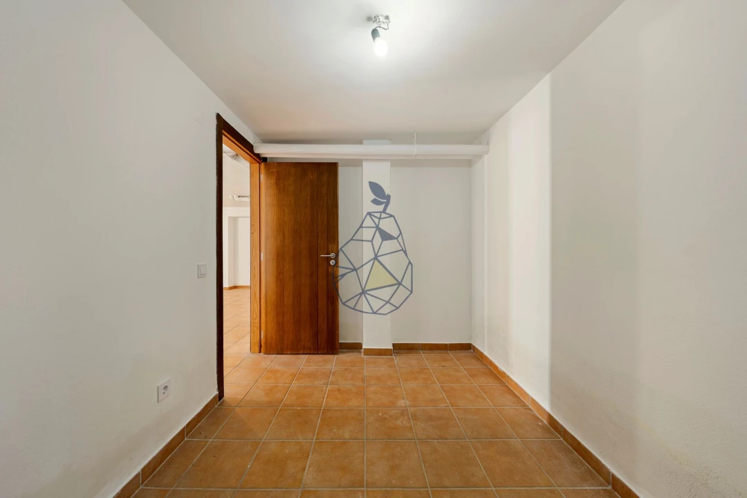 Moradia T2 para Venda em Guia Foto 36