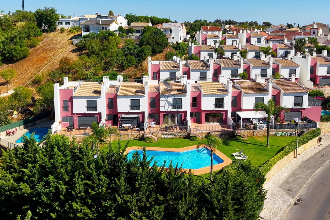 Moradia T2 para Venda em Guia Foto 6