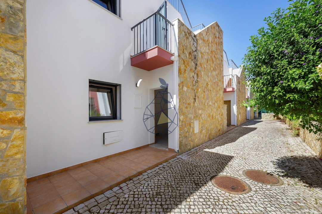 Moradia T2 para Venda em Guia Foto 4