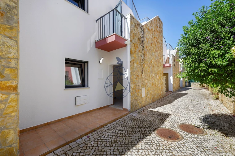 Moradia T2 para Venda em Guia Foto 4