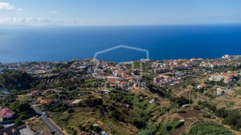 Terreno para Venda em Caniço