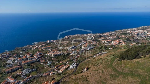 Terreno para Venda em Caniço