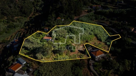 Terreno para Venda em Caniço