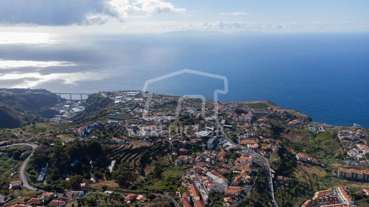 Terreno para Venda em Caniço Foto 3