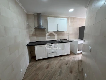 Apartamento T1 para Arrendamento em Póvoa de Santo Adrião e Olival Basto