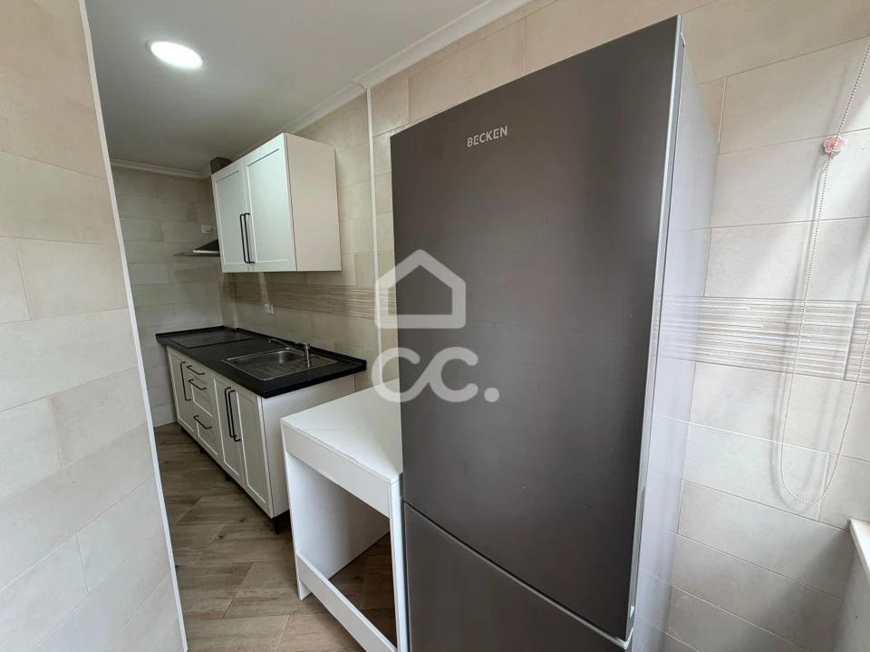 Apartamento T1 para Arrendamento em Póvoa de Santo Adrião e Olival Basto Foto 8