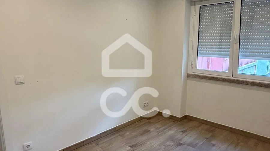 Apartamento T1 para Arrendamento em Póvoa de Santo Adrião e Olival Basto