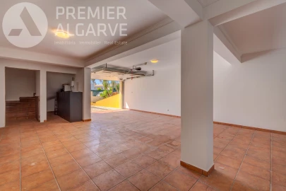 Moradia T5 para Venda em Olhão